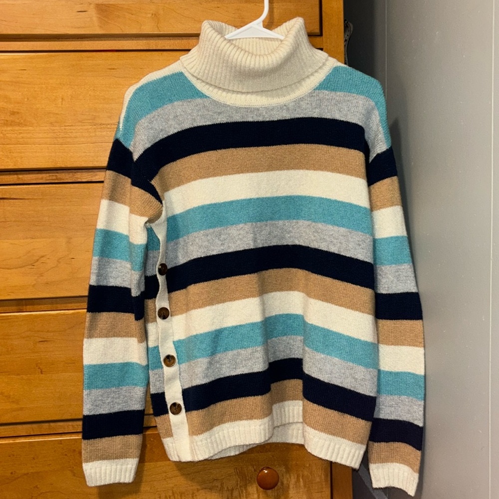 Women’s Turtle Neck Sweater